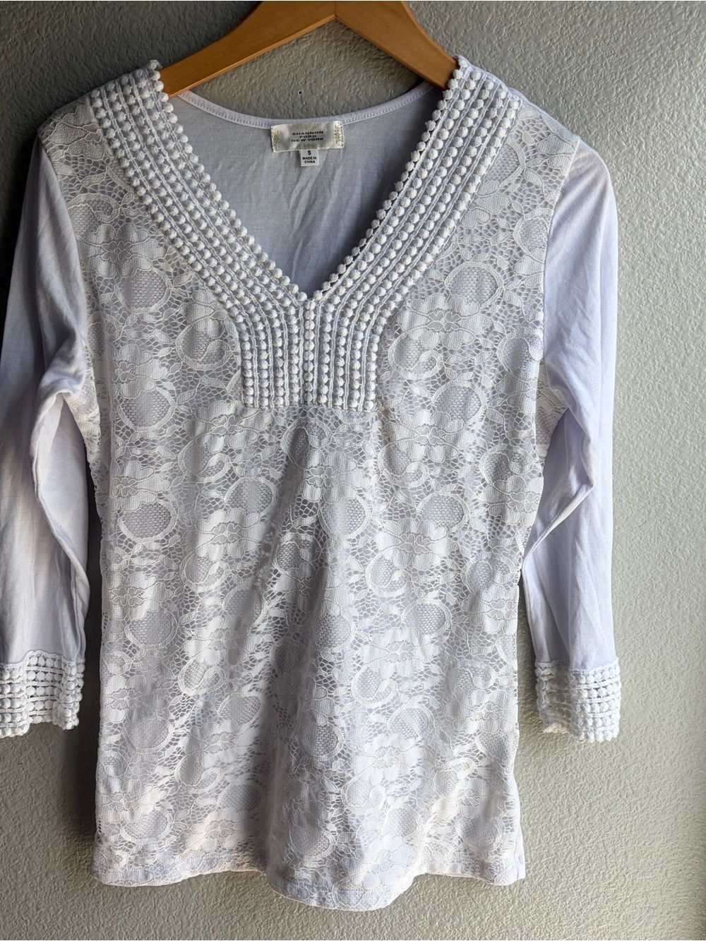 Women's White Lace Long Sleeve V-Neck Top with Beaded Trim small